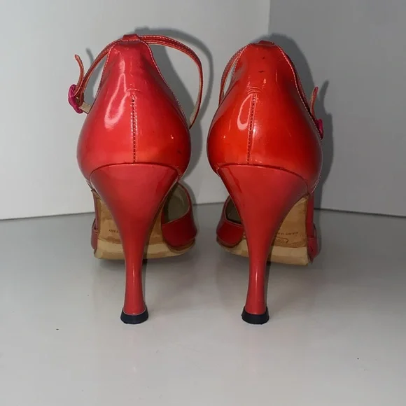 Manolo Blahnik Sexy Red Patent Leather T-Strap Heels to Dance all nite! VGUC 36 - Picture 8 of 15